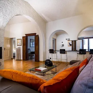 Town House Apartment